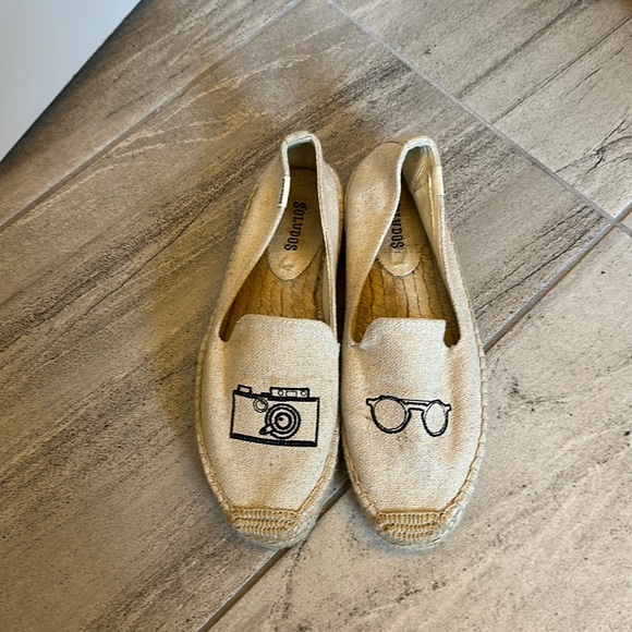 Camera and glasses - Picture 1 of 3